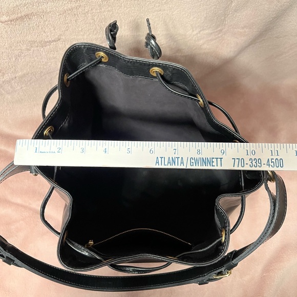 Authentic Louis Vuitton Black Epi Leather Neo Drawstring Bucket Bag - Picture 15 of 16